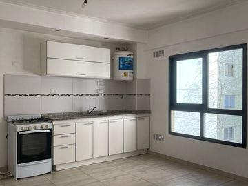 VENTA DEPARTAMENTO 2 AMBIENTES CON BALCÓN EN MORON
