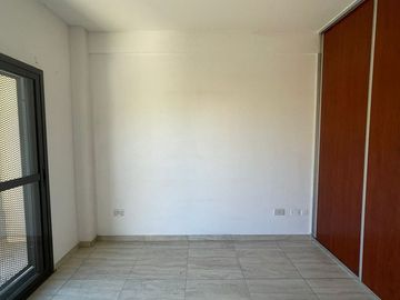 VENTA DEPARTAMENTO 2 AMBIENTES CON BALCÓN EN MORON