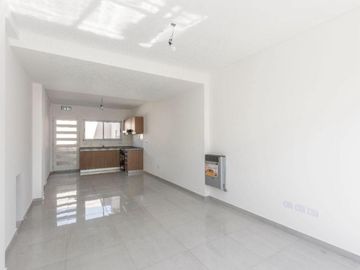 VENTA 3 AMBIENTES+COCHERA+PATIO-VELEZ SARFIELD