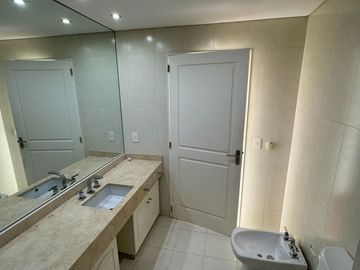 2 AMBIENTES CON COCHERA Y AMENITIES TORRES YATCH