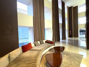 2 AMBIENTES CON COCHERA Y AMENITIES TORRES YATCH