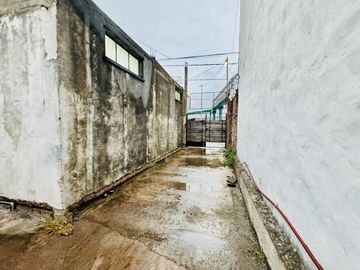 Venta Casa 2 Ambientes y Local en Lomas de Zamora