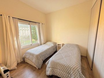 VENTA CASA EXCLUSIVO BARRIO LA ARBOLADA 5 AMB