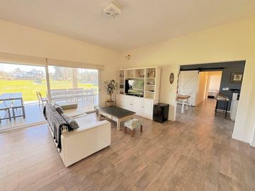 VENTA CASA EXCLUSIVO BARRIO LA ARBOLADA 5 AMB