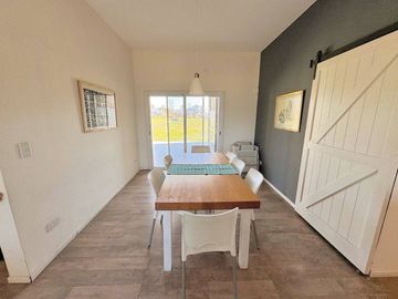 VENTA CASA EXCLUSIVO BARRIO LA ARBOLADA 5 AMB
