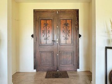 VENTA CASA EXCLUSIVO BARRIO LA ARBOLADA 5 AMB