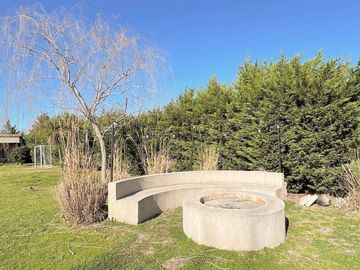 VENTA CASA EXCLUSIVO BARRIO LA ARBOLADA 5 AMB