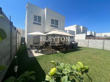 Casa en Venta en El Rincón 460