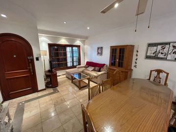 RETASADO VENTA CASA ALBERDI TRES DORMITORIOS PATIO