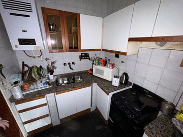 RETASADO VENTA CASA ALBERDI TRES DORMITORIOS PATIO