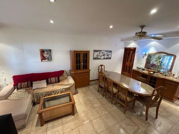 RETASADO VENTA CASA ALBERDI TRES DORMITORIOS PATIO