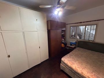 RETASADO VENTA CASA ALBERDI TRES DORMITORIOS PATIO