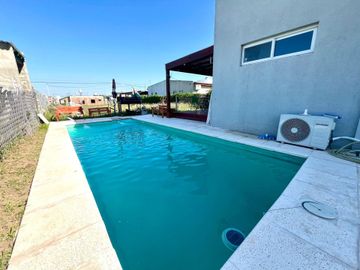 VENTA CASA MATHEU 4 AMB CON PILETA APTA CREDITO