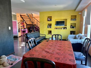 VENTA CASA MATHEU 4 AMB CON PILETA APTA CREDITO