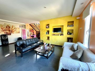 VENTA CASA MATHEU 4 AMB CON PILETA APTA CREDITO