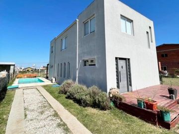 VENTA CASA MATHEU 4 AMB CON PILETA APTA CREDITO