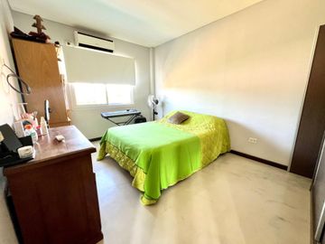 VENTA CASA MATHEU 4 AMB CON PILETA APTA CREDITO