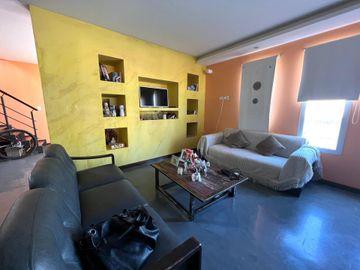 VENTA CASA MATHEU 4 AMB CON PILETA APTA CREDITO