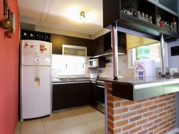 VENTA CASA 4 AMBIENTES-COUNTRY BANCO PROVINCIA