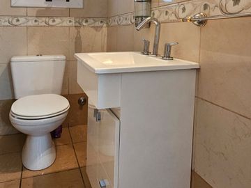 VENTA CASA 4 AMBIENTES-COUNTRY BANCO PROVINCIA