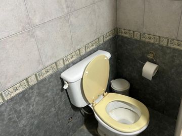 Vende Departamento en Planta Baja con cochera