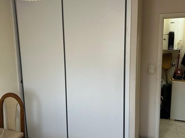 Vende Departamento en Planta Baja con cochera