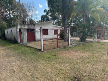 SE VENDE CASA QUINTA A REFACCIONAR A 100 M DEL RIO