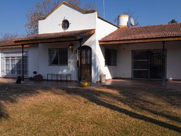 Venta casa en Remanso con Pileta. Excelente acceso
