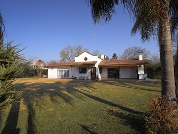 Venta casa en Remanso con Pileta. Excelente acceso
