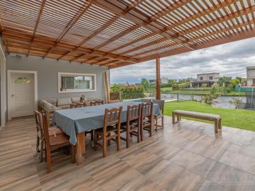 Casa en venta en el Barrio Vistas - Puertos / Escobar