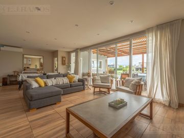 Casa en venta en el Barrio Vistas - Puertos / Escobar