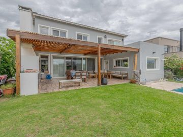 Casa en venta en el Barrio Vistas - Puertos / Escobar
