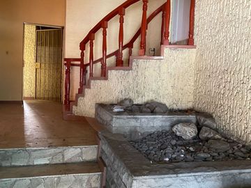 Casa uso de suelo en venta en Colonial Independencia Poniente
