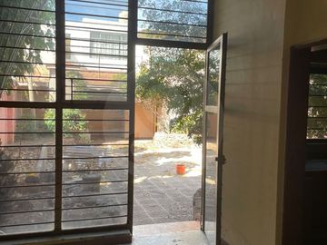 Casa uso de suelo en venta en Colonial Independencia Poniente