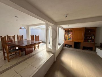 Casa en venta en Jardines del Alba