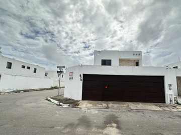 CASA EN VENTA EN COLONIA LAS AMERICAS EN ESQUINA