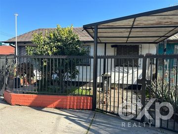 Casa en Venta en PASAJE EL ESPINO 8163 CERRILLOS