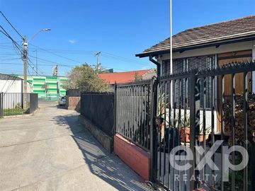Casa en Venta en PASAJE EL ESPINO 8163 CERRILLOS