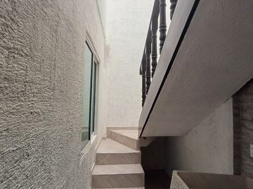 !Hazla tuya! Hermosa Casa con balcón en Venta en Toluca
