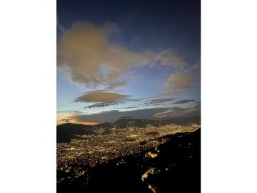 Venta de Hermosa Casa de Lujo en Las Palmas con Vista a la Ciudad