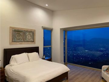 Venta de Hermosa Casa de Lujo en Las Palmas con Vista a la Ciudad