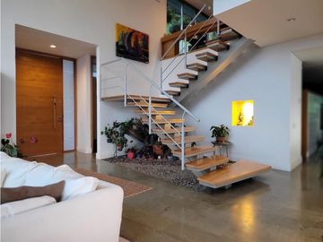 Venta de Hermosa Casa de Lujo en Las Palmas con Vista a la Ciudad