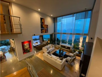 Venta de Hermosa Casa de Lujo en Las Palmas con Vista a la Ciudad