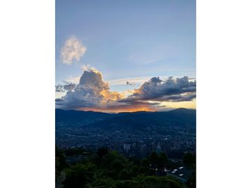Venta de Hermosa Casa de Lujo en Las Palmas con Vista a la Ciudad