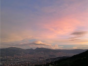 Venta de Hermosa Casa de Lujo en Las Palmas con Vista a la Ciudad