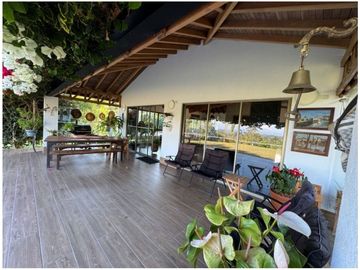 Venta de Hermosa Casa Campestre Cerca del Aeropuerto
