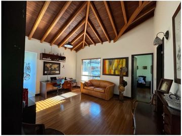 Venta de Hermosa Casa Campestre Cerca del Aeropuerto