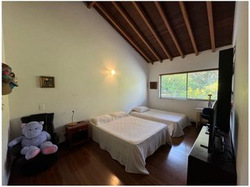 Venta de Hermosa Casa Campestre Cerca del Aeropuerto