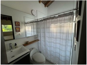 Venta de Hermosa Casa Campestre Cerca del Aeropuerto