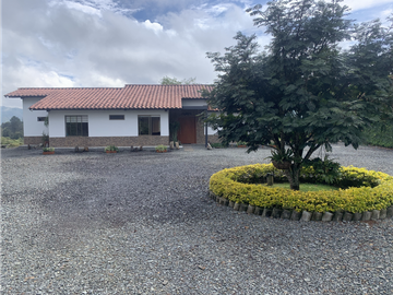 Venta de Casa en El Retiro en Unidad Cerrada Reserva Natural